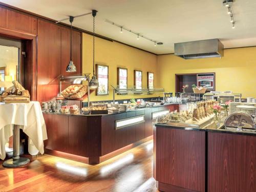 Jídlo v hotelu nebo okolí