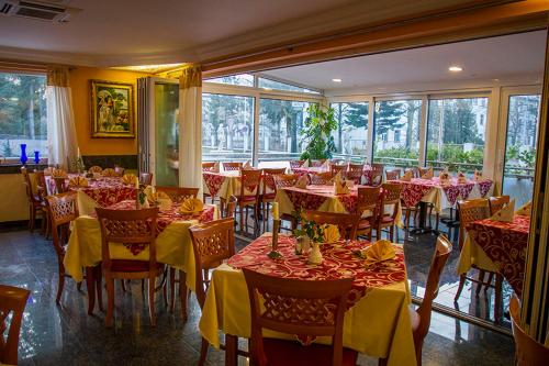 Restaurace v ubytování Hotel & Restaurant Garda