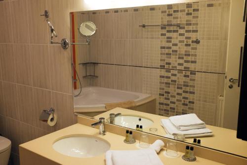 Ванна кімната в Francesca Residence