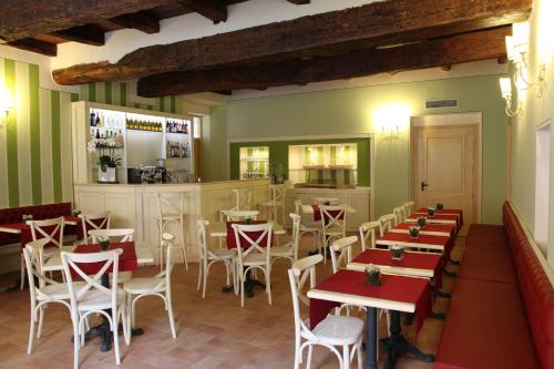 A restaurant or other place to eat at Hotel Borgo Antico