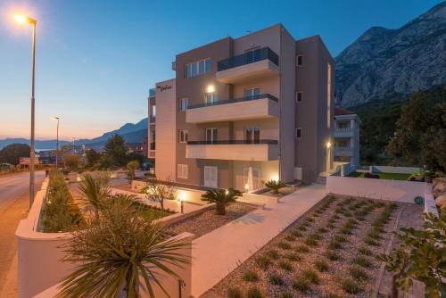 Gallery image of Apartments Villa Hadria in Makarska