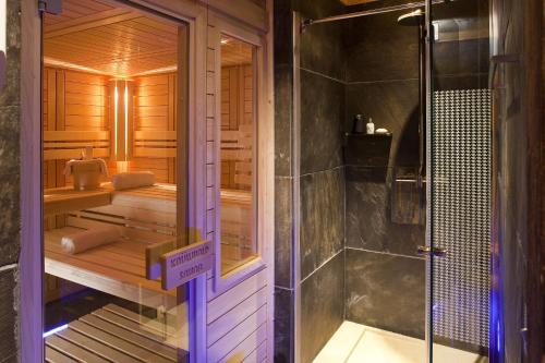 Gallery image of Chalet de luxe "Lodge des Sens" - Jacuzzi & Sauna - 12 pers in Bolquere Pyrenees 2000