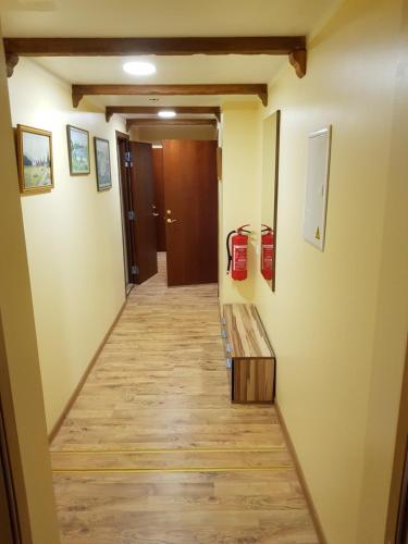 a hallway with a wooden floor in a room at Nina puhkemaja in Nina
