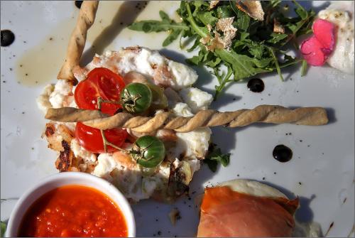 Jídlo v luxury tent nebo okolí