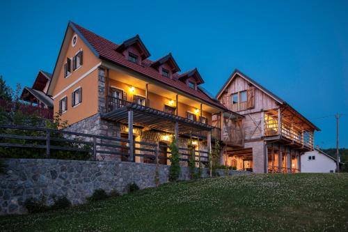 Φωτογραφία από το άλμπουμ του Family House Kalska Domačija σε Semič