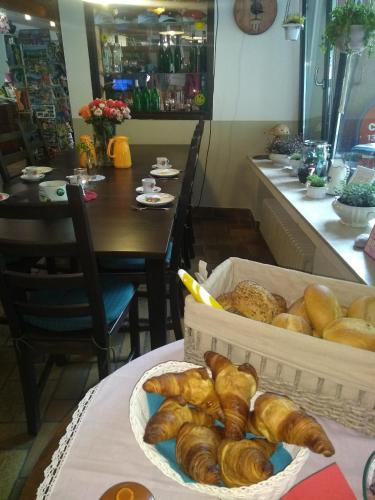 Jídlo v penzionu nebo okolí