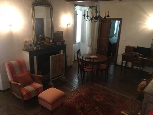 Posezení v ubytování Appartement 2 chambres A Casa De Giovanni à Pietra-di-Verde en Haute-Corse