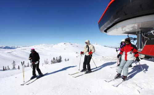 Ski di hotel atau berdekatan