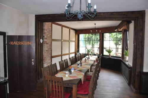 Un lugar para sentarse en Hotel Ratskeller