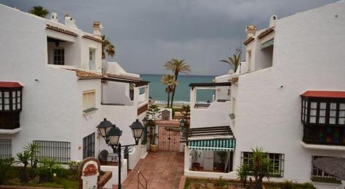 Puerto de la duquesa beach apartment, Castillo de Sabinillas ...
