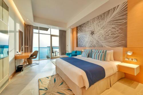 Royal Central Hotel and Resort The Palm Image