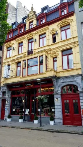 Hotel Le Parisien picture