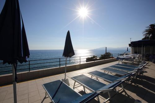 Fotografie z fotogalerie ubytování Hotel La Scogliera v destinaci Cavi di Lavagna