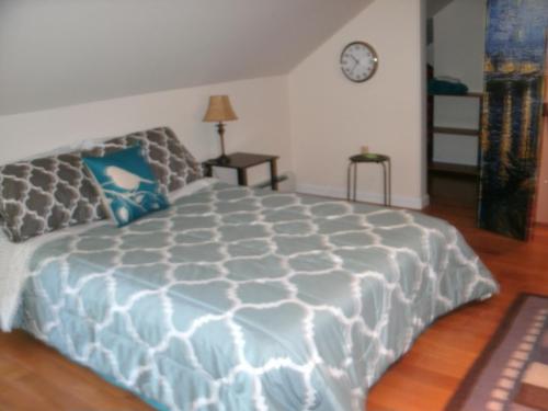 Katil atau katil-katil dalam bilik di Townhouse W Private Deck & Mt View
