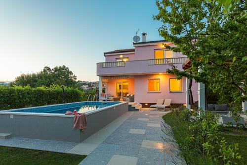 Villa Sweet Home Marija With Heated Pool