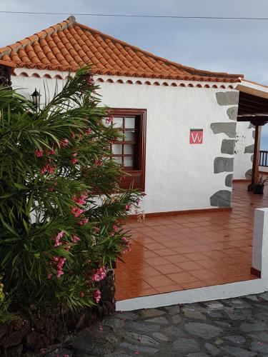 Το κτήριο όπου στεγάζεται  the country house