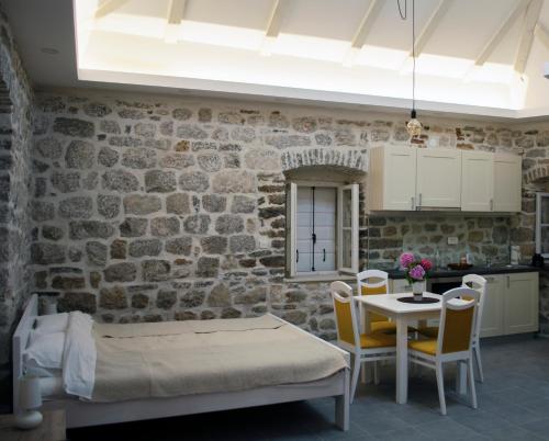 Gallery image of Sunny Port Apartment & Rooms in Perast