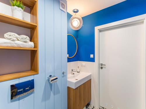 Ένα μπάνιο στο Apartament Wiatr i Woda z basenem