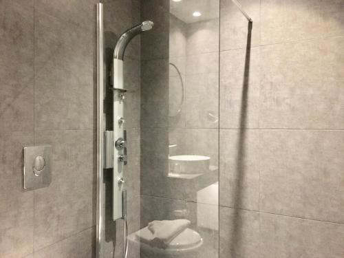 Kylpyhuone majoituspaikassa Athens coast hotel