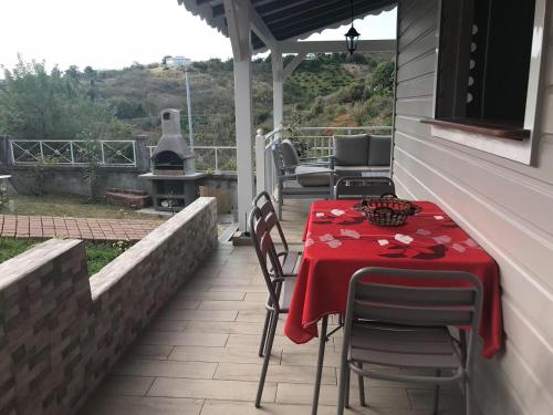 Balcon ou terrasse dans l'établissement Le val de lys-piscine privée