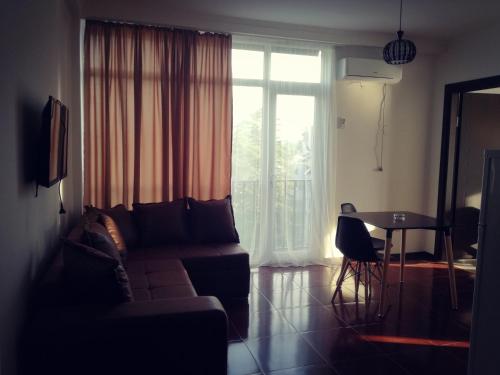 Studio apartment with great viewにあるテレビまたはエンターテインメントセンター