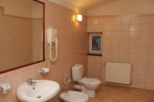 Vonios kambarys apgyvendinimo įstaigoje HOTEL T23 srl