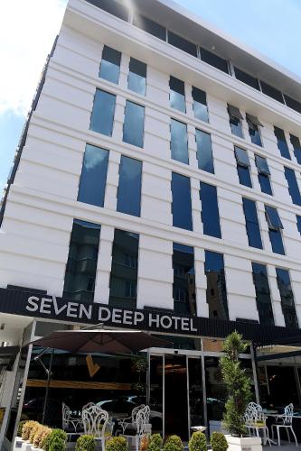 El edificio en el que está el hotel