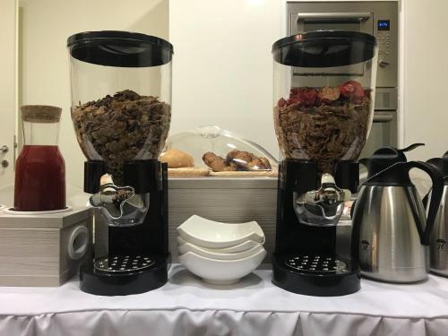 Utensilios para hacer té y café en Borgo Antico XIX sec.
