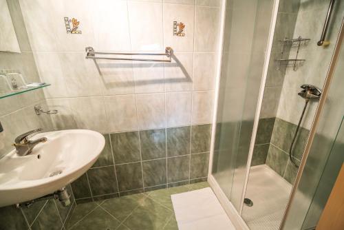 Ένα μπάνιο στο Bed & Breakfast Hisa Resje