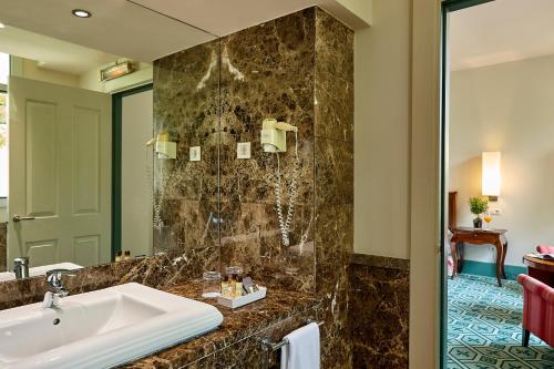 Koupelna v ubytování Hotel Palacio Urgoiti