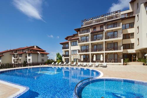 Bazén v ubytování Relax Holiday Complex & Spa nebo v jeho okolí