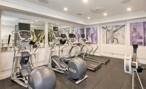 Palestra o centro fitness di 70 Park Avenue Hotel