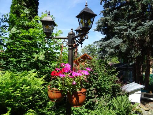 Taman di luar Villa Imperia, Museums-Hotel, Treppensteigen