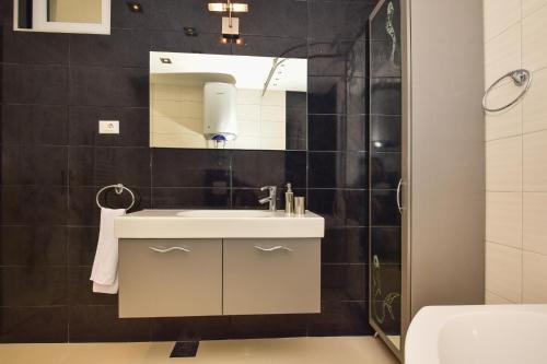 Apartment G.V.