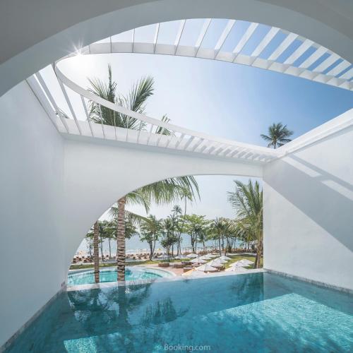 Bazén v ubytování SALA Samui Chaweng Beach Resort nebo v jeho okolí