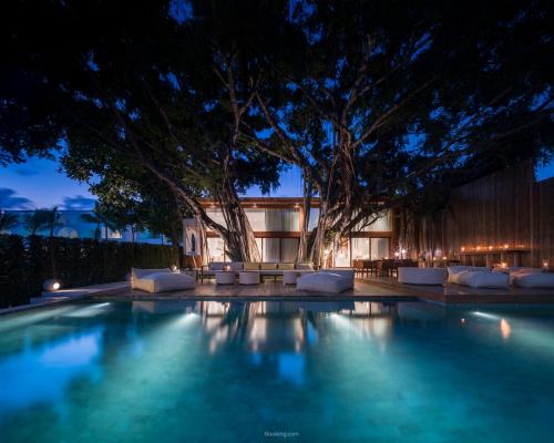 Bazén v ubytování SALA Samui Chaweng Beach Resort nebo v jeho okolí