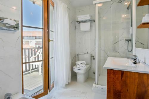 Bagno di Logis Hotel & Restaurant Bergeret Sport