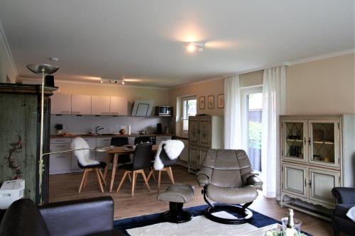 Kuchyň nebo kuchyňský kout v ubytování Alpenflair Ferienwohnungen Whg 305