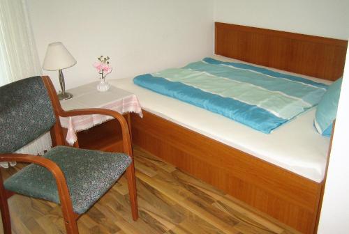 Postel nebo postele na pokoji v ubytování Komfort Appartement Bad Pyrmont Nähe Kurpark