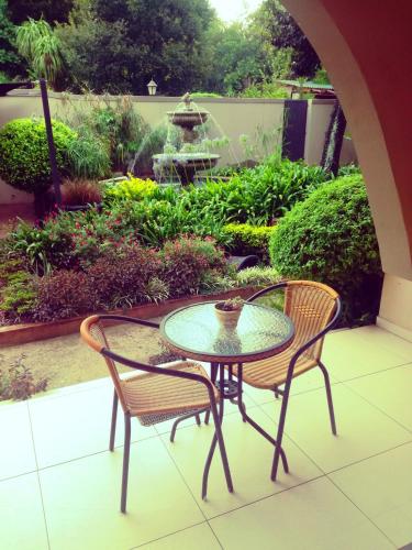 Κήπος έξω από το Dunton Guest House