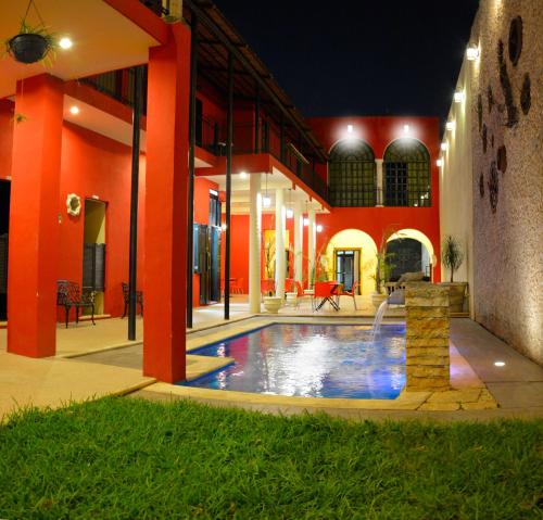 Bazén v ubytování Hotel Mejorada Merida nebo v jeho okolí