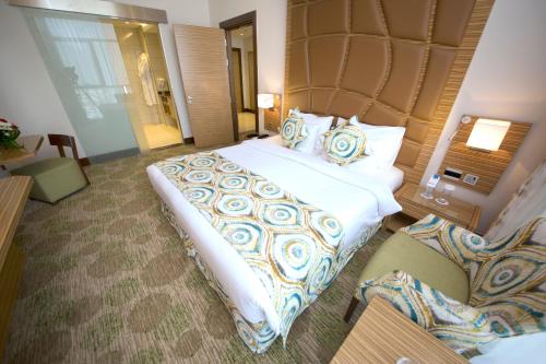 Best Western Plus Pearl Creek Image