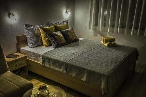 Lova arba lovos apgyvendinimo įstaigoje Primavera