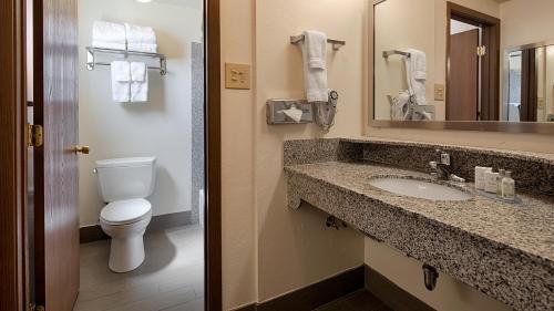 Ένα μπάνιο στο Best Western Paradise Inn