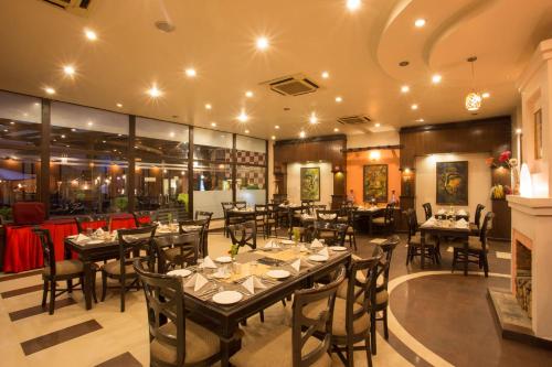 Restaurant o un lloc per menjar a Hotel Marshyangdi