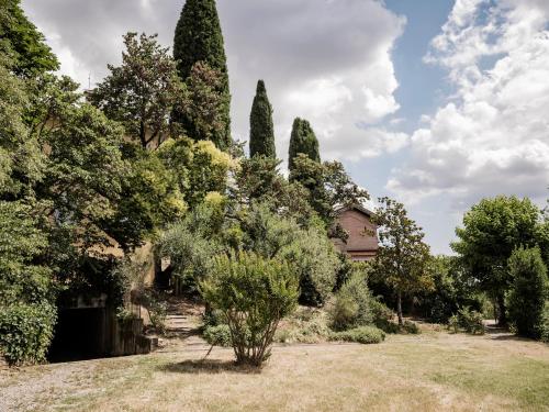 Taman di luar Accademia al Colle