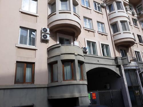 El edificio en el que está la casa de huéspedes