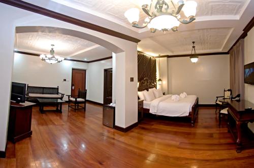 Galeriebild der Unterkunft Vigan Plaza Hotel in Vigan City