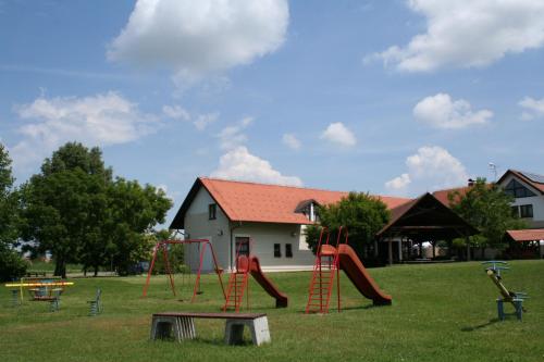 Budynek, w którym mieści się hotel