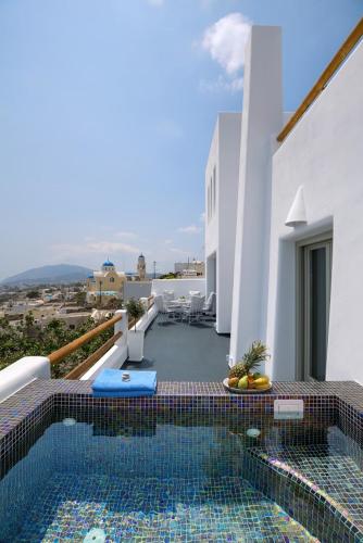 Nectarios Villa - Studios & Suites Adults Onlyの敷地内または近くにあるプール